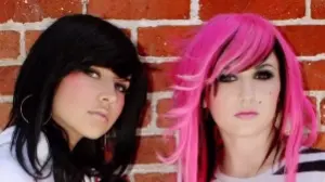 Understanding The Viral Scene Queen Beauty Trend Which Has Re-emerged After Decades Understanding The Viral Scene Queen Beauty Trend