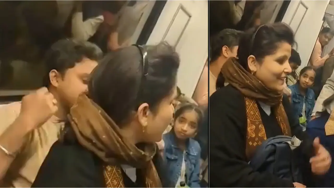 Woman Fight For Seat Inside Delhi Metro, Video Goes Viral | WATCH Delhi metro viral video