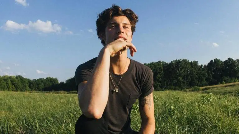 Shawn Mendes undergoes 'therapy' to recover form mental health after canceling world tour Shawn Mendes