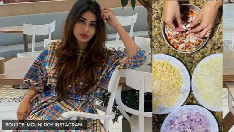 Mouni Roy channels her inner cook to bake some veggie pizzas during quarantine; Watch Mouni Roy
