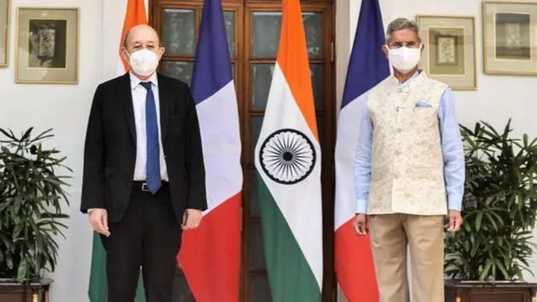 France aims at having 20,000 Indian students by 2025: French FM (Image Credits: FranceinIndia/Twitter)