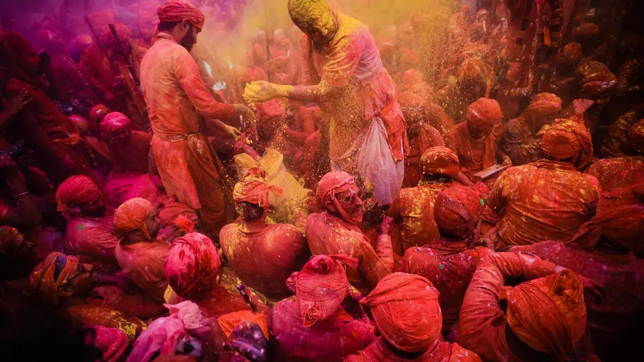 The Unique Lathmar Holi Of Barsana And Nandgaon - Why Is It Celebrated? The Unique Lathmar Holi Of Barsana And Nandgaon