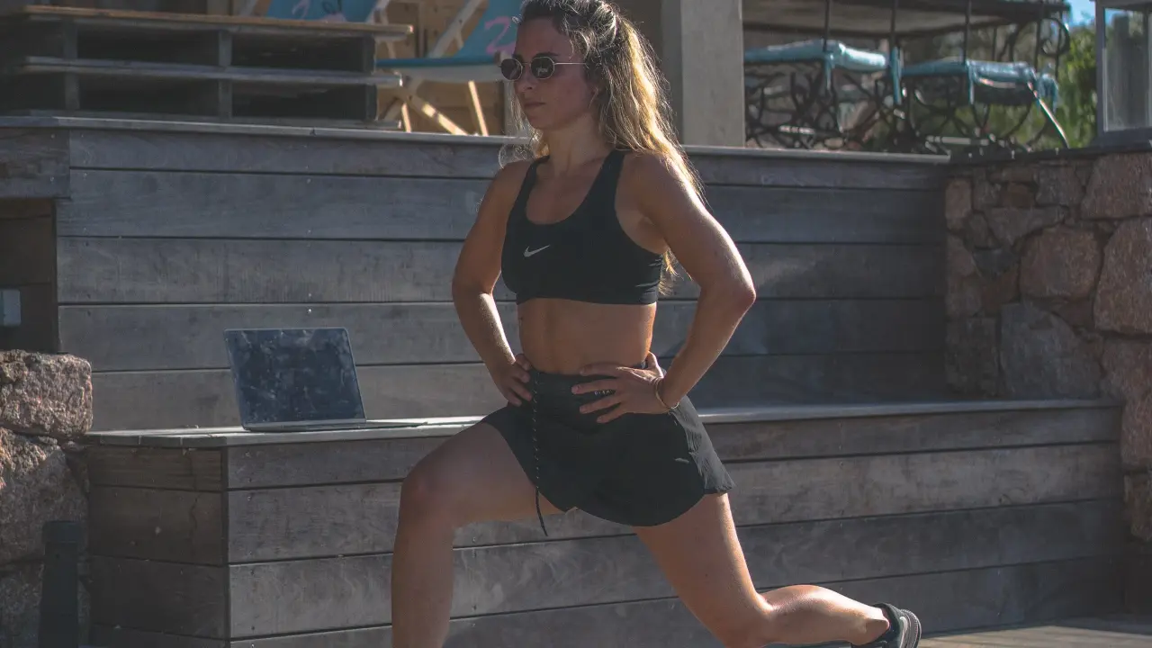 Walking Lunges: Mastering This Workout And Its Key Benefits lunges