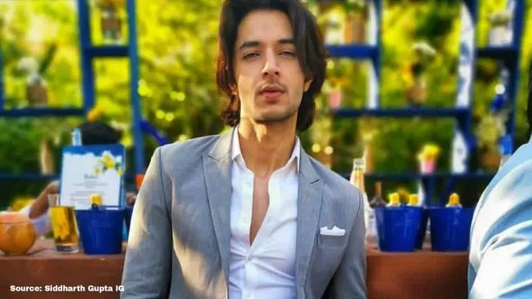 Siddharth Gupta pens sweet note as 'Vaaste' song clocks 2; watch BTS videos Source: Siddharth Gupta IG