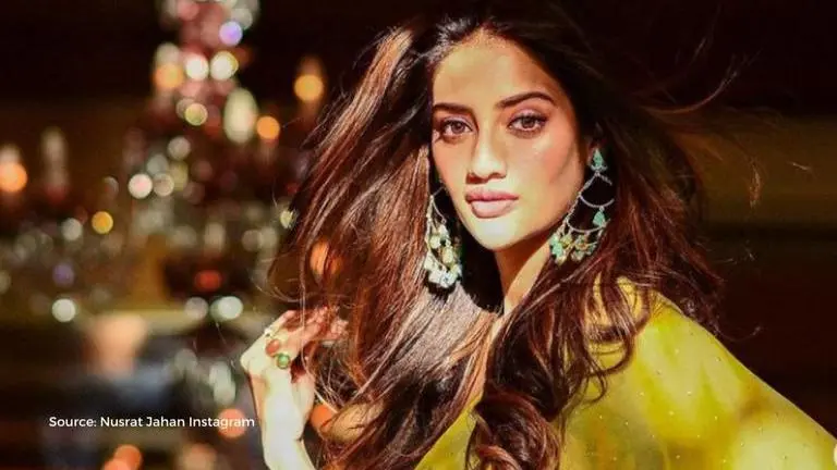Nusrat Jahan posts a picture with Harry Potter reference; supports 'Team Griffyndor' Nusrat Jahan