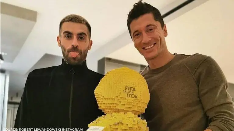 Robert Lewandowski receives 'symbolic' Ballon d'Or from musician Quebonafide robert lewandowski