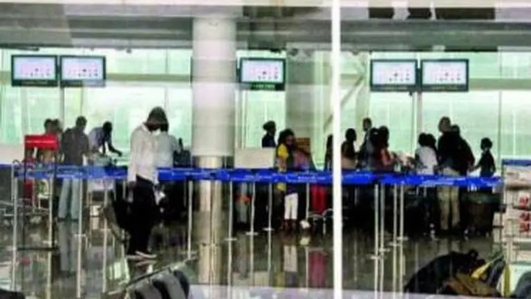 Flight operations remains suspended for 5th day at Srinagar airport due to heavy fog Srinagar airport