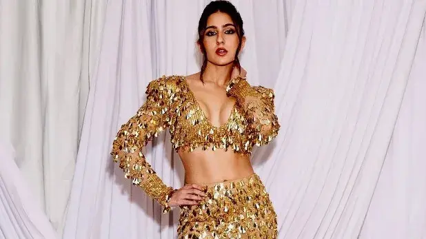Sara Ali Khan shares transformation photos, says 'weight issues have been a struggle for me' Sara Ali Khan