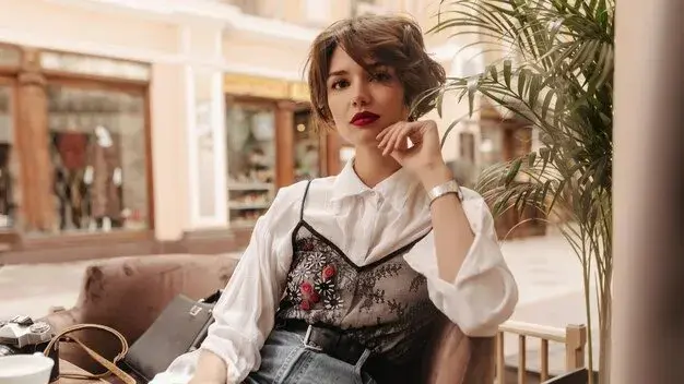Vintage, retro style make a comeback: Here's how to embrace the hottest fashion trend Representative image