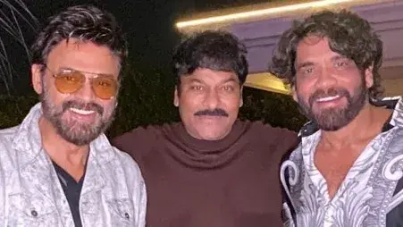 Chiranjeevi, Venkatesh Daggubati, Nagarjuna pose in a viral photo from Ram Charan's Diwali bash Venkatesh Daggubati, Chiranjeevi and Nagarjuna