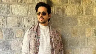 Sidharth Malhotra dances at a friend’s baraat, video goes viral | WATCH Sidharth Malhotra