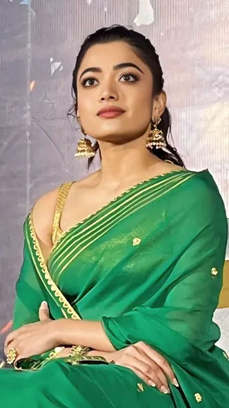 What are the best pictures of Rashmika Mandanna in a saree? - Quora