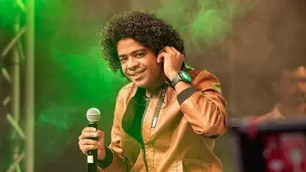 When AR Rahman recorded a National award winning song with Naresh Iyer at 5.30 in morning Naresh Iyer