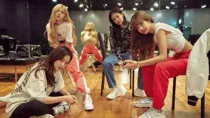 How BLACKPINK Inspired The Christmas Dance In Mean Girls Musical BLACKPINK