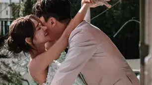 Former AOA Member Yuna Announces Wedding With Composer-Fiance Kang Jung Hoon Yuna