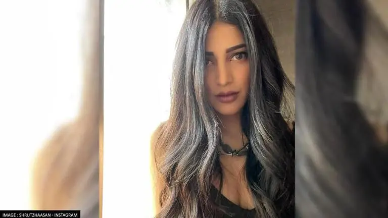 Shruti Haasan shares throwback pic from her childhood days; 'memories we can’t let go off' Shruti Haasan