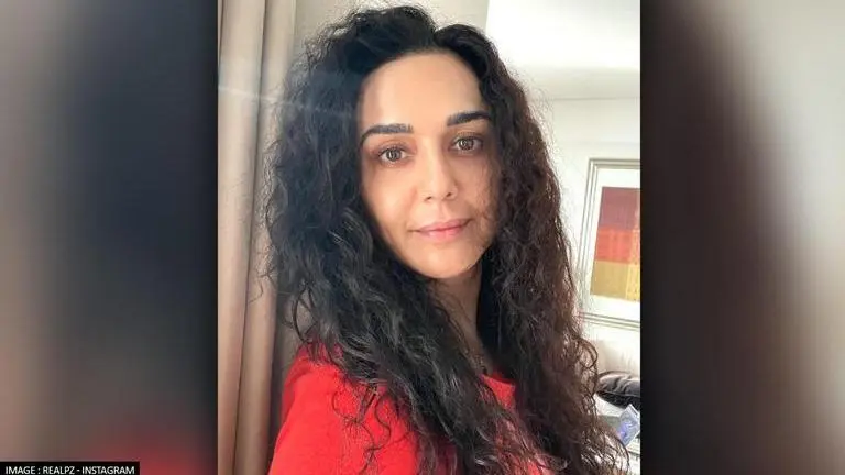 Halloween 2021: Preity Zinta celebrates with glamorous black and gold outfit Preity Zinta