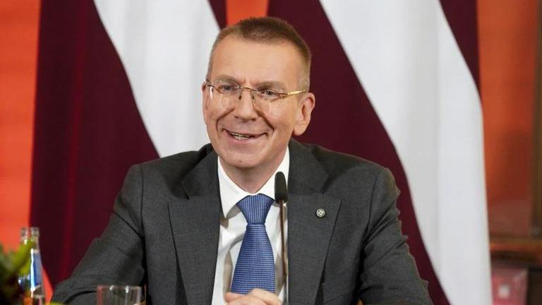 Proukrainis ārlietu ministrs Edgars Rinkevičs nodod zvērestu kā jaunais Latvijas prezidents