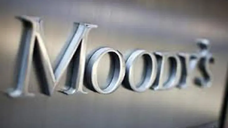 Moody's changes its outlook on India rating to negative moody