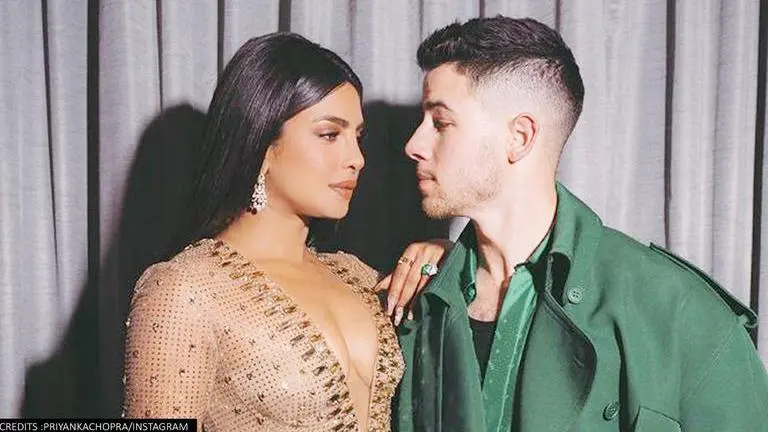 Priyanka Chopra turns her selfie mode on leaving Nick Jonas drooling, check out pic Nick Jonas