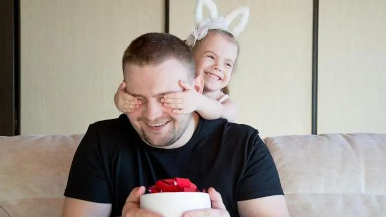 Happy Daughters' Day quotes in Hindi to share on this special day happy daughter's day quotes in hindi