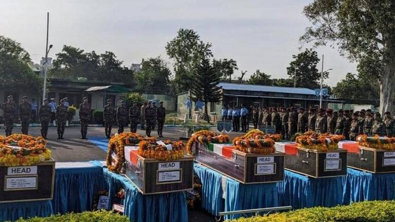 'Please come back, papa', pleads 10-year-old daughter of soldier killed ...