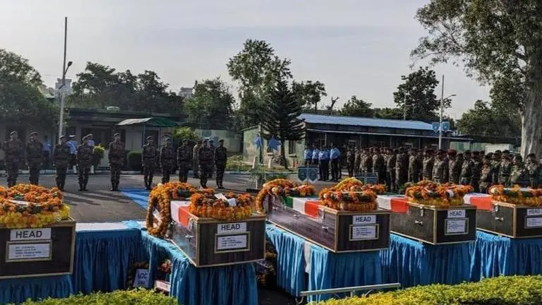 'Please come back, papa', pleads 10-year-old daughter of soldier killed ...