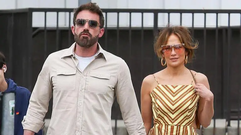 Jennifer Lopez, Ben Affleck share a PDA moment after ‘door-slam’ controversy Jennifer Lopez