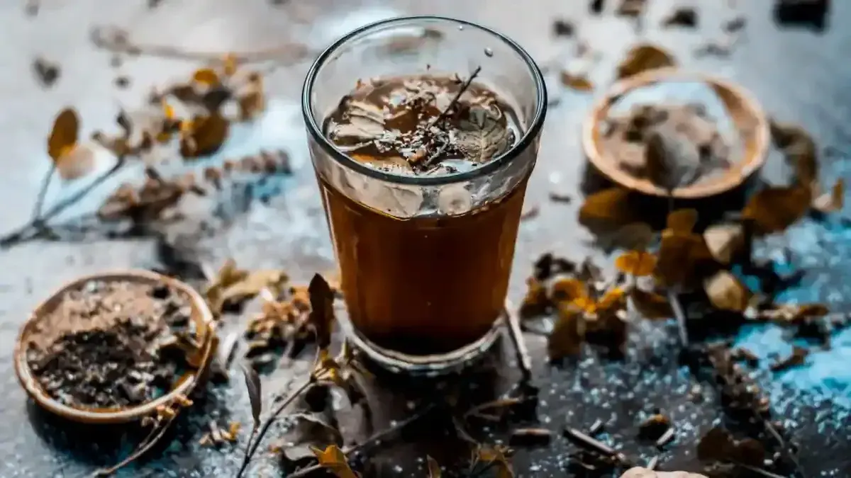 Kashmiri Kahwa Tea: घर पर खुद से बनाएं कश्मीरी कहवा चाय, दुनियाभर में है फेमस; जानें इसकी आसान रेसिपी kahwa