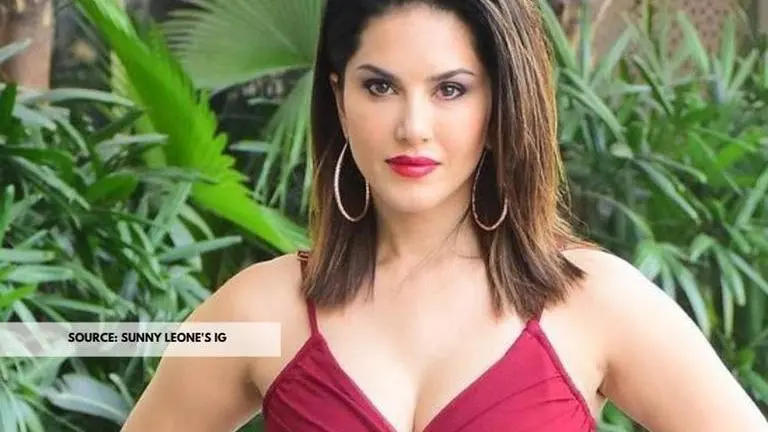 Sunny Leone shares action video from 'Anamika', praises director Vikram Bhatt Sunny Leone
