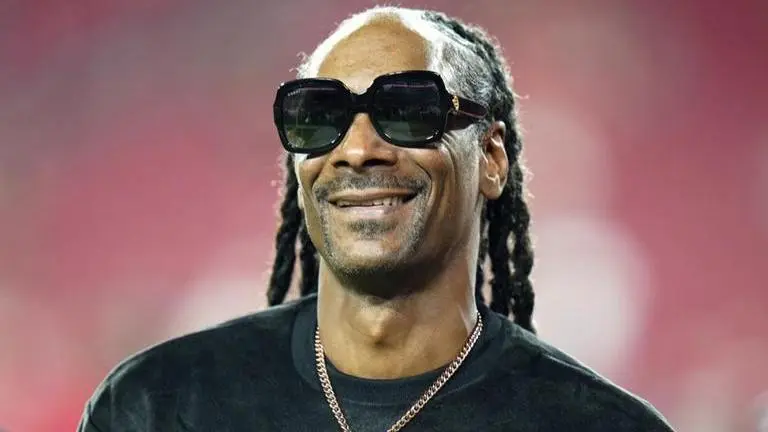 Snoop Dogg acquires Death Row Records, a brand that launched his career in 1992 snoop dogg