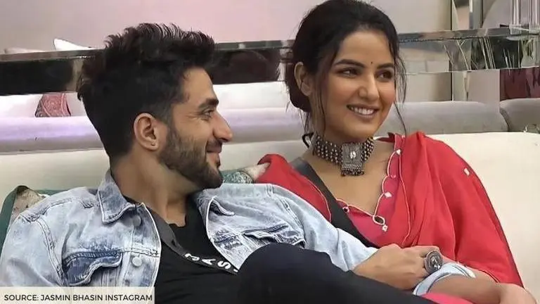Aly Goni and Jasmin Bhasin head to Kashmir for a vacay? Watch video Aly Goni