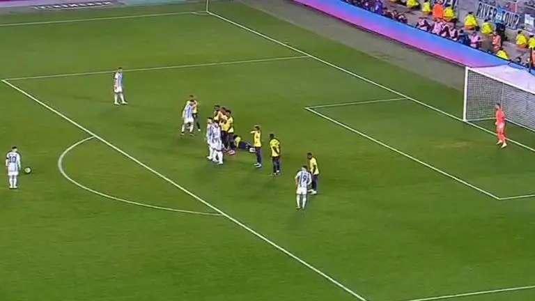 'Simply Unbelievable': Lionel Messi scores breathtaking free-kick to win the match for Argentina - WATCH Lionel Messi