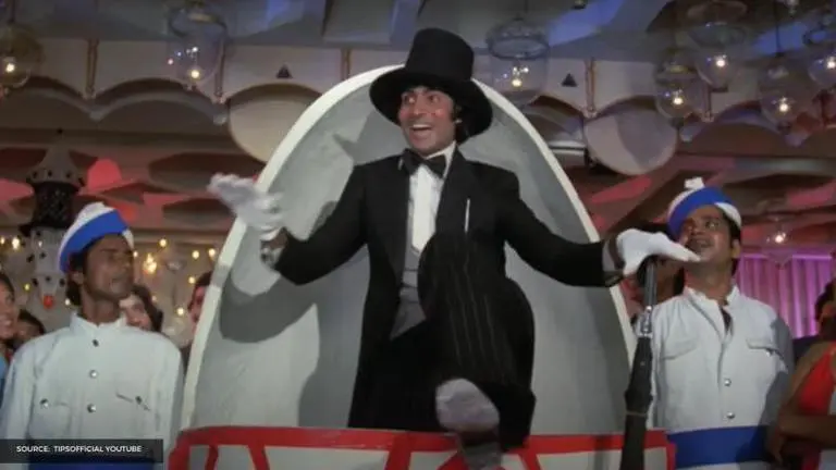 Amitabh Bachchan's films that were directed by Manmohan Desai Amitabh Bachchan