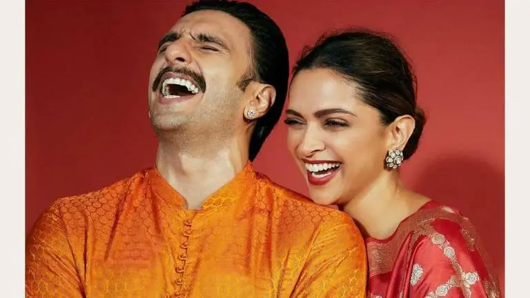 Ranveer Singh's latest pics leave Deepika Padukone confused, asks 'What's this emoji?' Ranveer Singh
