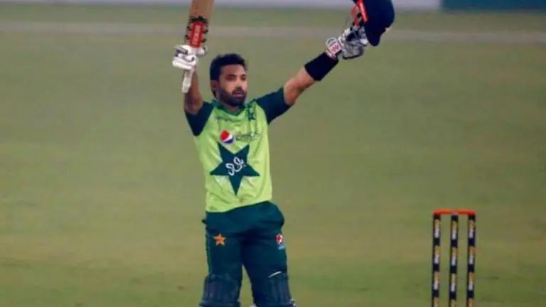 Mohammed Rizwan offers prayers during drinks break of second Pakistan-South Africa T20I Mohammed Rizwan