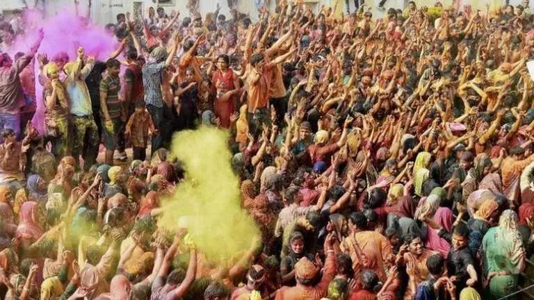 Holi 2022