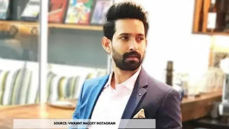 Vikrant Massey calls out "jaahil people" who pollute the airport with plastic Vikrant Massey