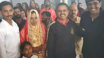 Kerala Floods: Relief camp hosts couple's wedding reception Kerala floods