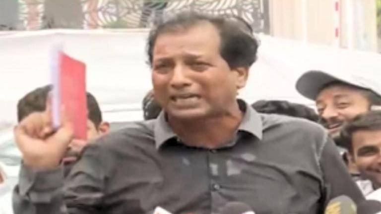 rs-100-500-crore-illegal-txn-rajendra-gudha-corners-gehlot-with