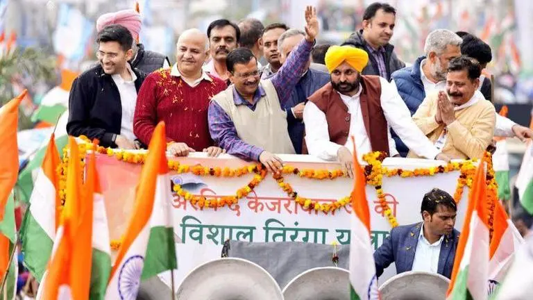 Punjab polls: AAP vows world-class education for every child; kin of martyrs to get ₹1 cr Punjab polls, Kejriwal