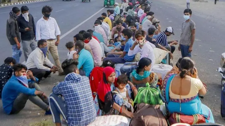 Migrants pelt stones at police, public in Ahmedabad