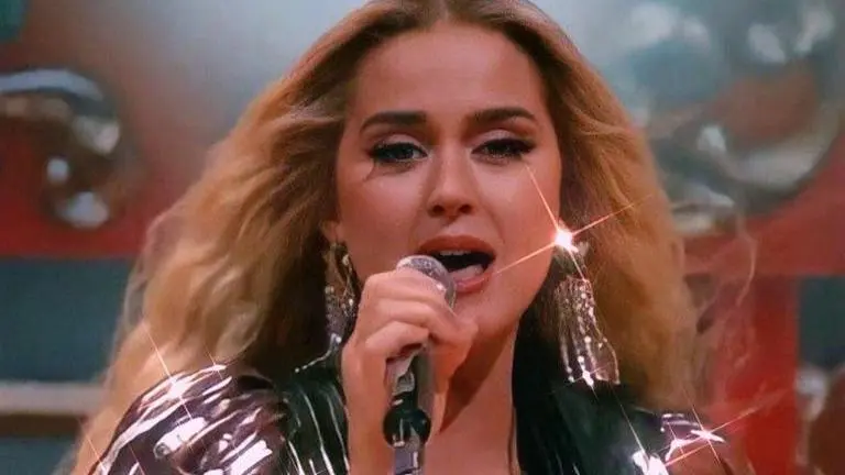 Katy Perry dedicates her American Music Awards performance to her father; See post Katy Perry dedicates her American Music Awards performance to her father