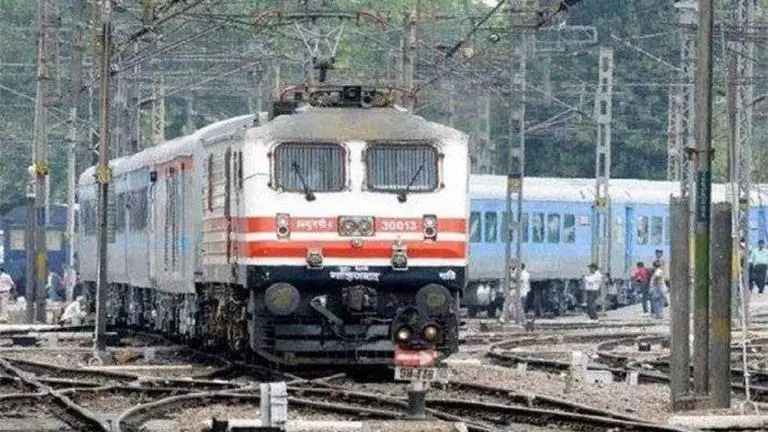 Coronavirus: Central Railways to intensively clean coach fittings and seat linen Coronavirus