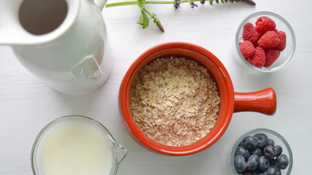 Oats, Muesli Or Quinoa - Which One Should You Eat For Breakfast? Oats Vs Muesli Vs Quinoa