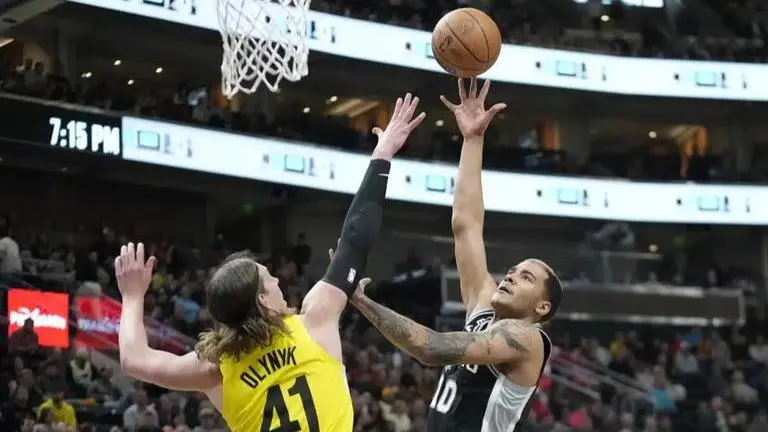 San Antonio Spurs snap 16-game losing streak with victory over Utah Jazz San Antonio Spurs vs Utah Jazz