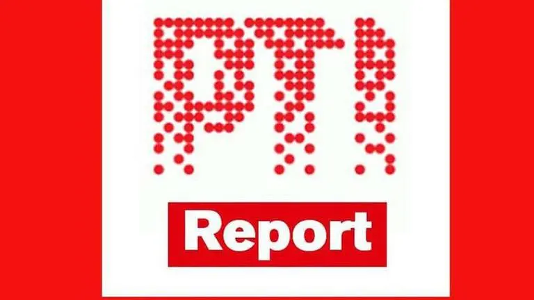 Cop, civilian killed as two cars collide on highway in Shamli