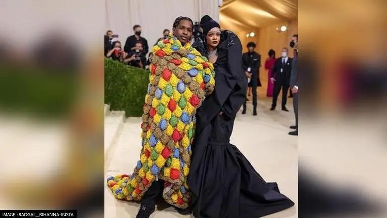 Rihanna & A$AP Rocky expecting first baby together, singer debuts her baby bump: See pics Rihanna