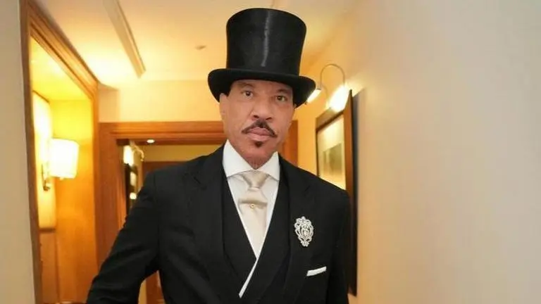 Lionel Richie makes royal family groove with his performance at coronation concert Lionel Richie