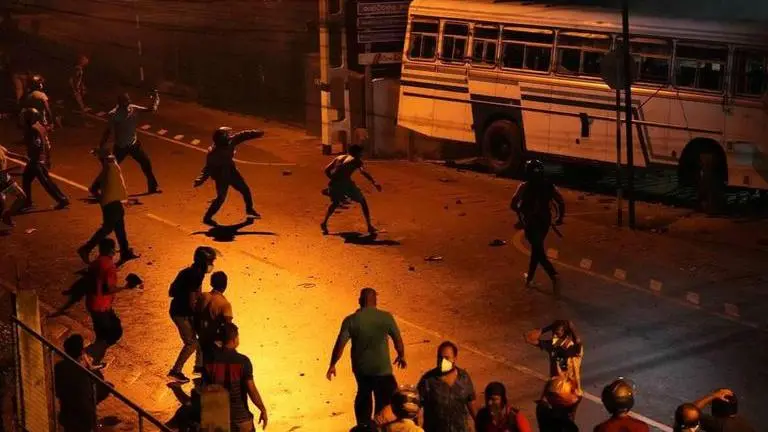 Sri Lanka lifts curfew day after violent protest outside Prez's house amid economic crisis Sri Lanka